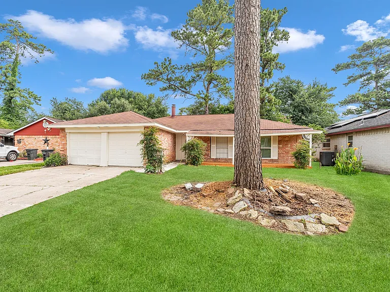6211 Coachgate Dr — Photo 4