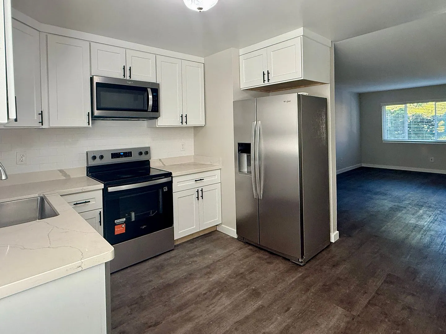 Remodeled 2 Bedroom 1 Bath Sunnyvale Apartment in Convenient Location — Photo 3