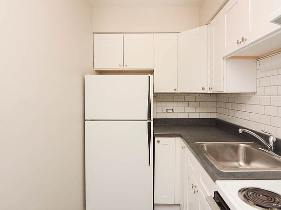 2nd image of 541 W Briar Pl #803