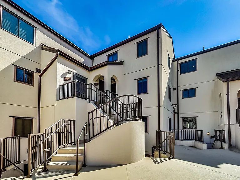 8923 Battery Pl — Photo 1