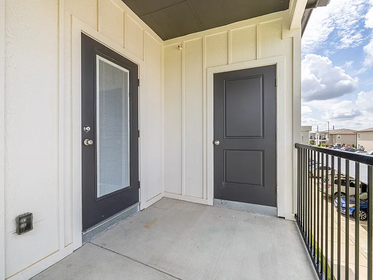The Grove Apartments — Photo 9