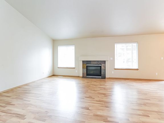 3rd image of 1116 131st Street Ct E