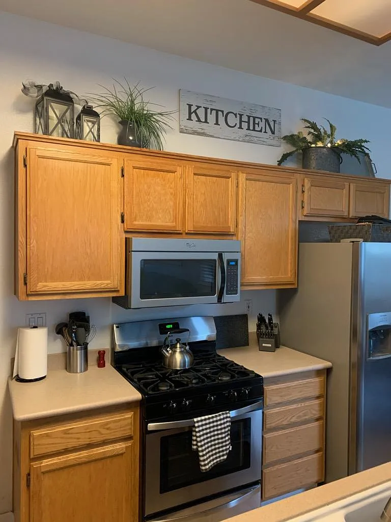3 bed, 1866 sqft, $3,180 — Photo 4