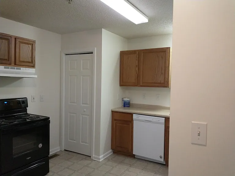 610 Heathwood Dr #A — Photo 16