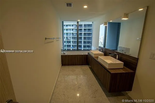 1000 Brickell Plz #2809 — Photo 13