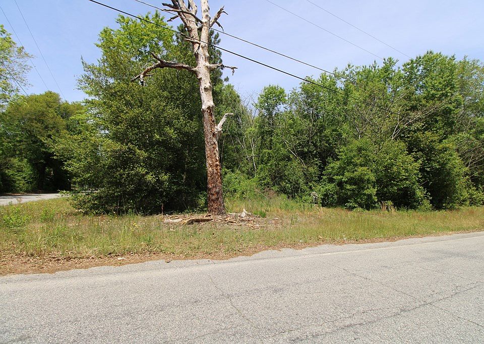 2nd image of 523 Shady Ln