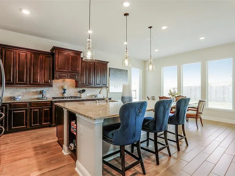 1815 Carriage Oaks Ln — Photo 11