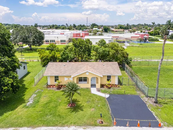 1017 SW Avenue I, Belle Glade, FL 33430