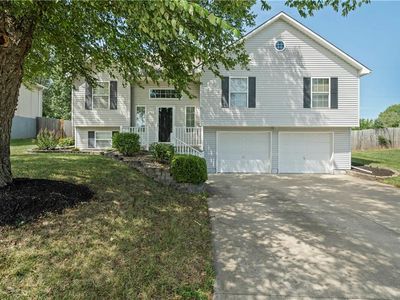 1817 SE Kenwood Dr, Blue Springs, MO, 64014