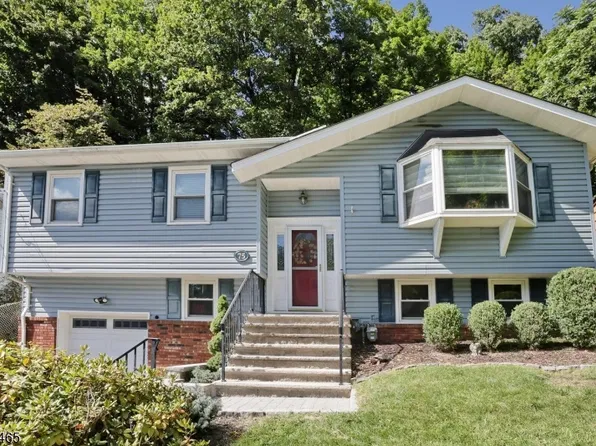 75 Hiawatha Blvd, Oakland Boro, NJ 07436