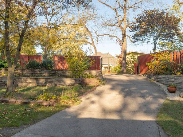 1230 Hillcrest Rd, South Bend, IN 46617