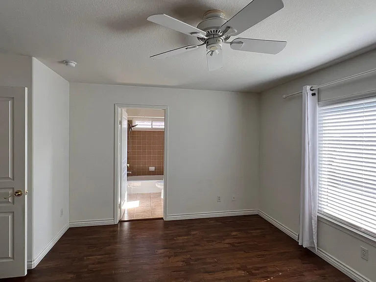 11612 Mariposa Bay Ln — Photo 7