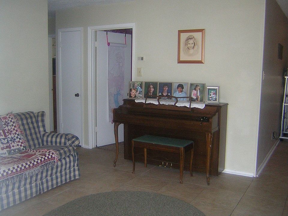 2nd image of 5202 Cattleman Dr
