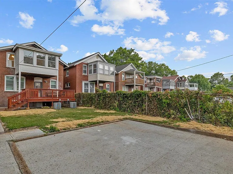5911 Pershing Ave — Photo 24