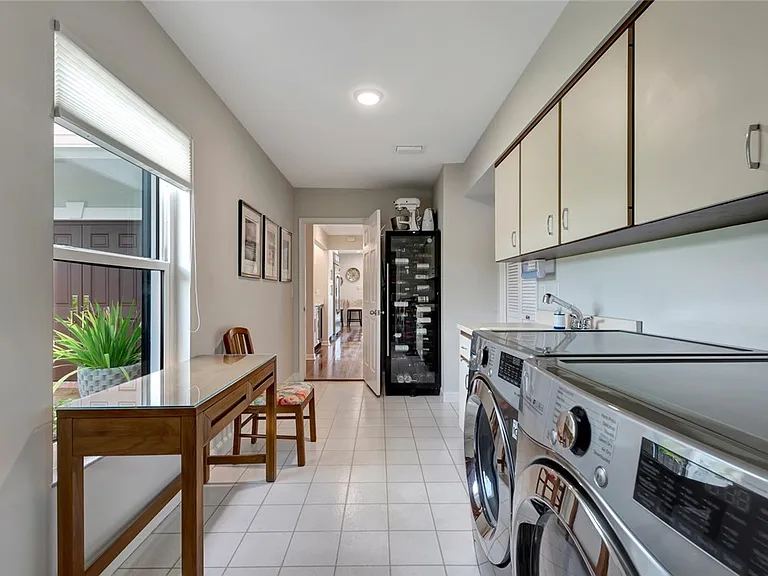 518 River Dr — Photo 30