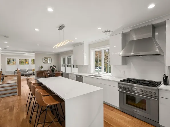 148 Kent St, Brookline, MA 02446