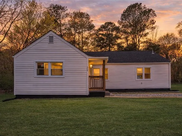 12050 Greenbrier Ln, Smithfield, VA 23430