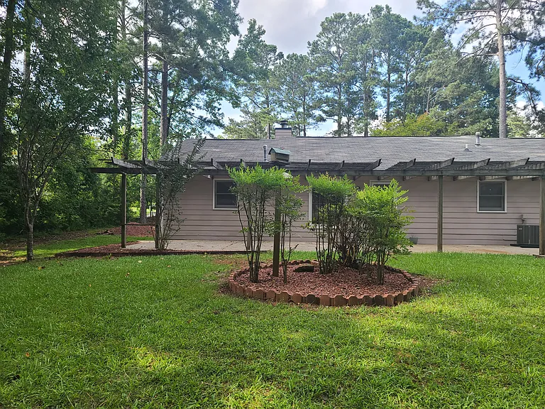 709 Redwood Park — Photo 34