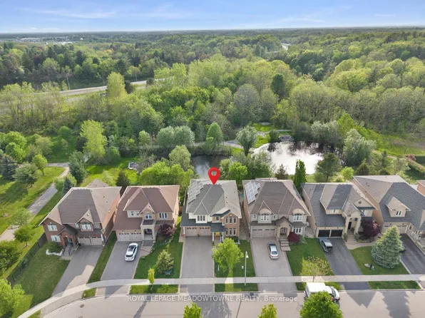 475 Valridge Dr, Hamilton, ON L9G 0B2