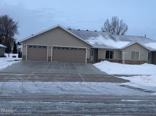 315 Versailles Ave, Bismarck, ND 58503