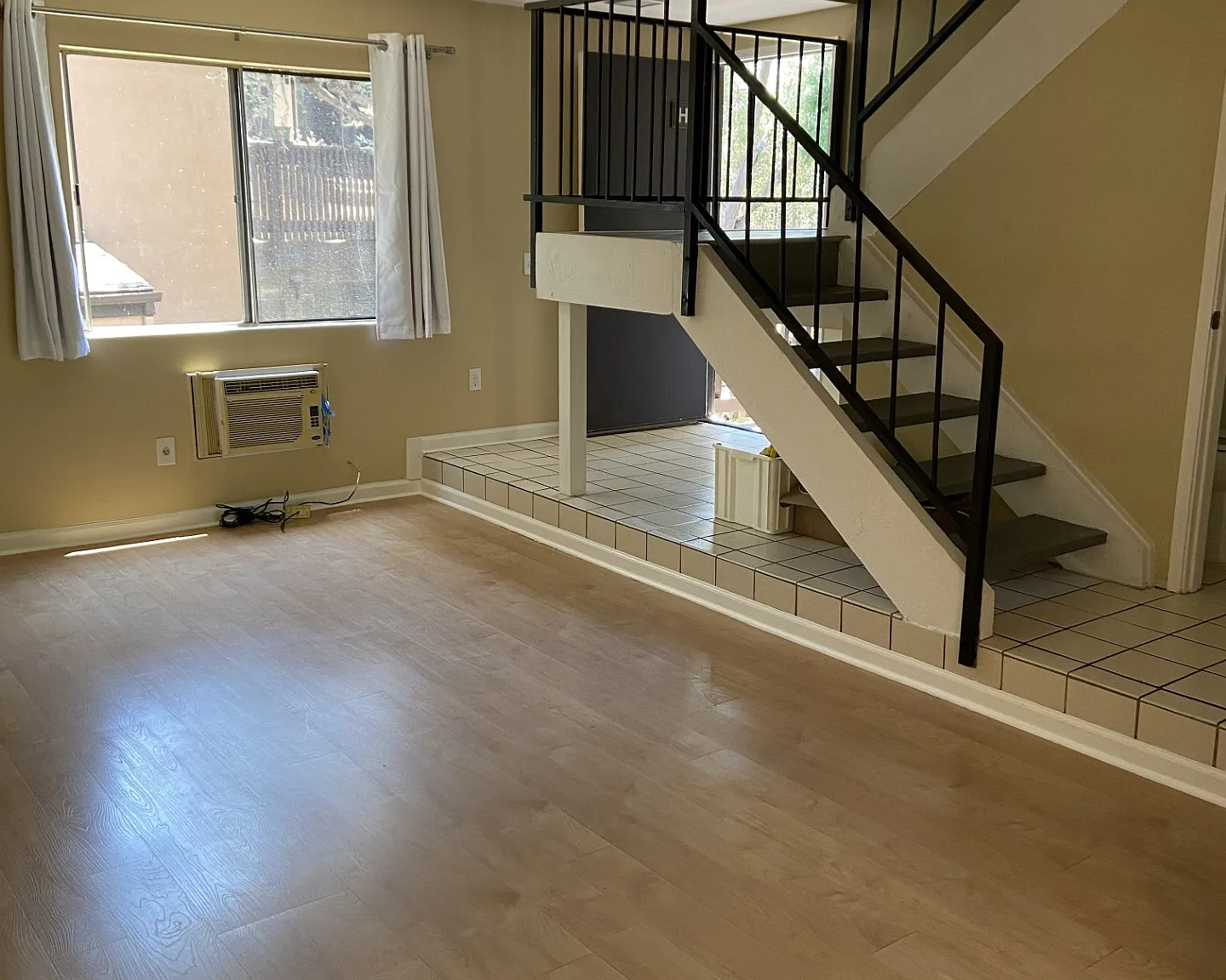 2 bed, 1.5 bath, 1008 sqft, $2,750 — Photo 2
