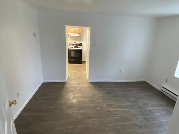 134 S Main St APT 2, Sellersville, PA 18960