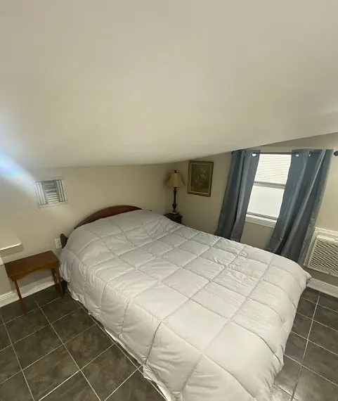 1110 Saint Anthony St #B — Photo 3
