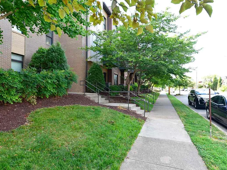 Ellis Germantown — Photo 33