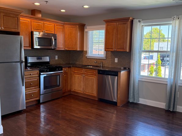 170 W Montauk Hwy APT 1