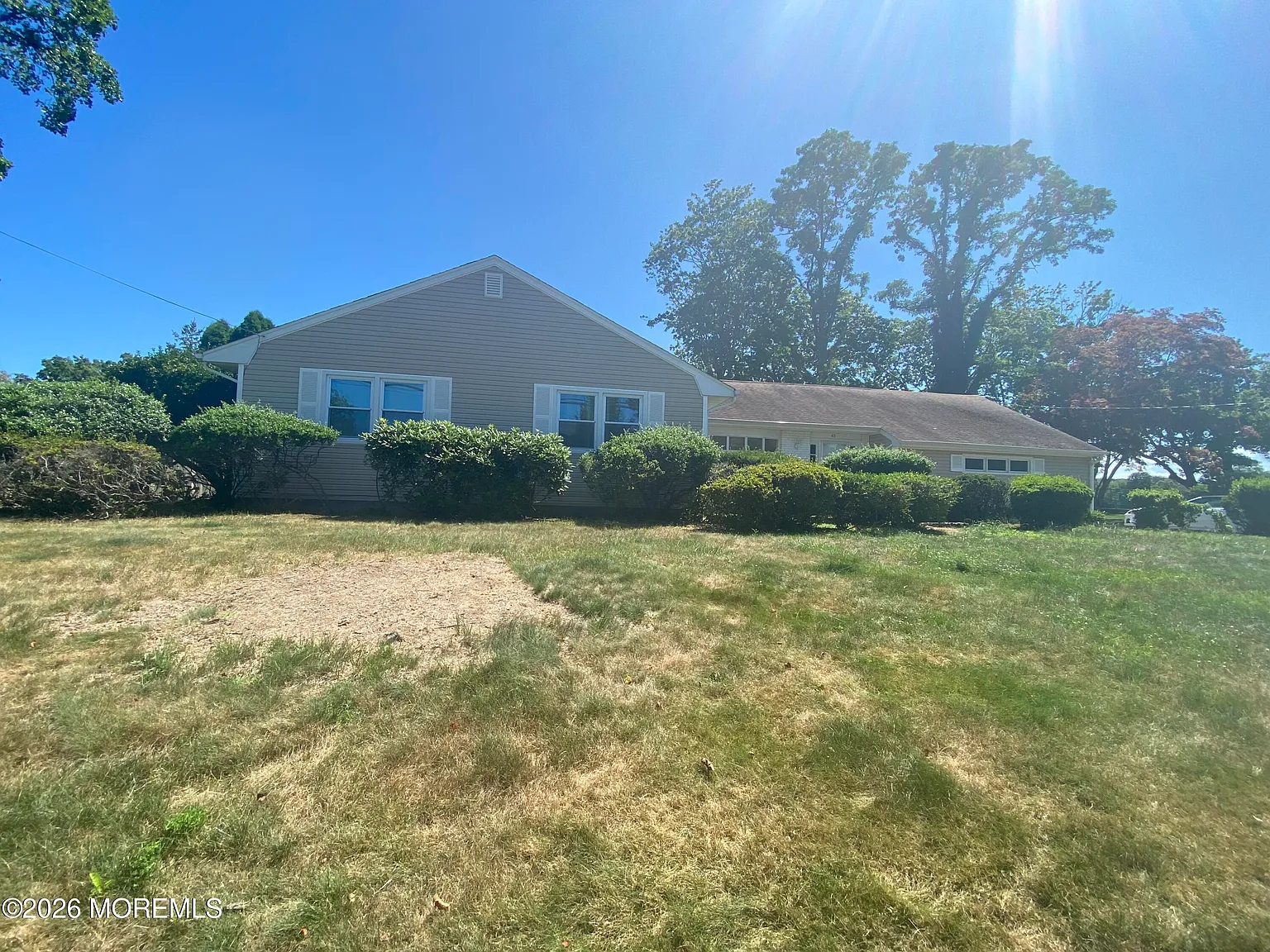 4 bed, 2.5 bath, 2199 sqft, $4,200 — Photo 2