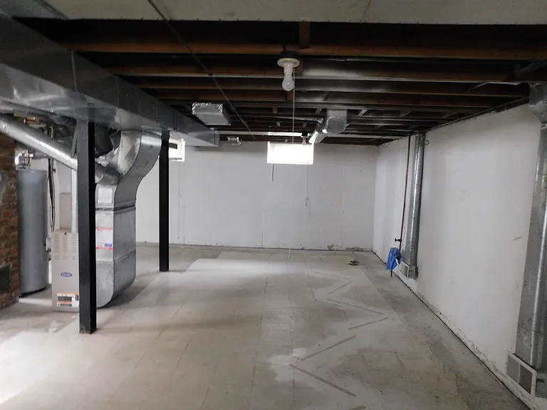 1524 Emmons Ave — Photo 13
