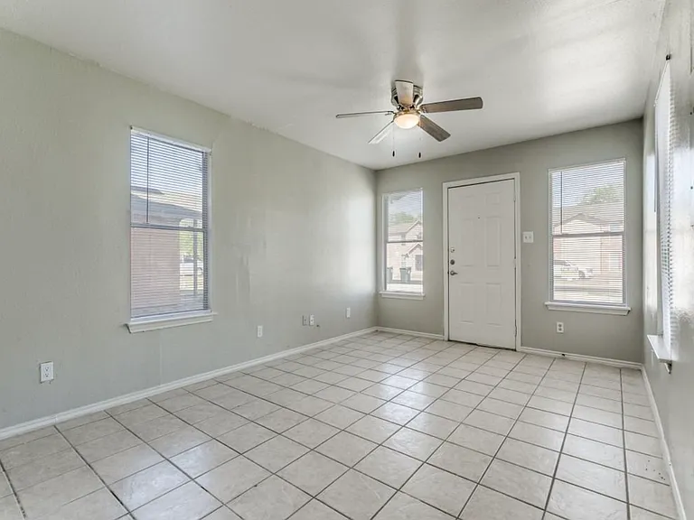 7575 Windsor Oaks #7575 — Photo 3