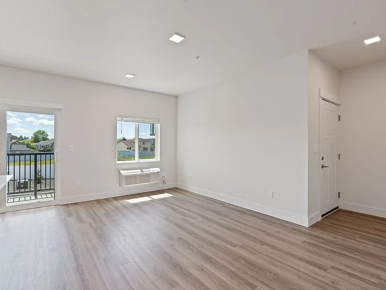 Fairways Apartments — Photo 22