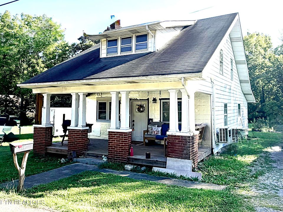 1st image of 208 E Main Ave