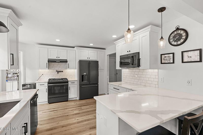 3rd image of 11 Santee Drive