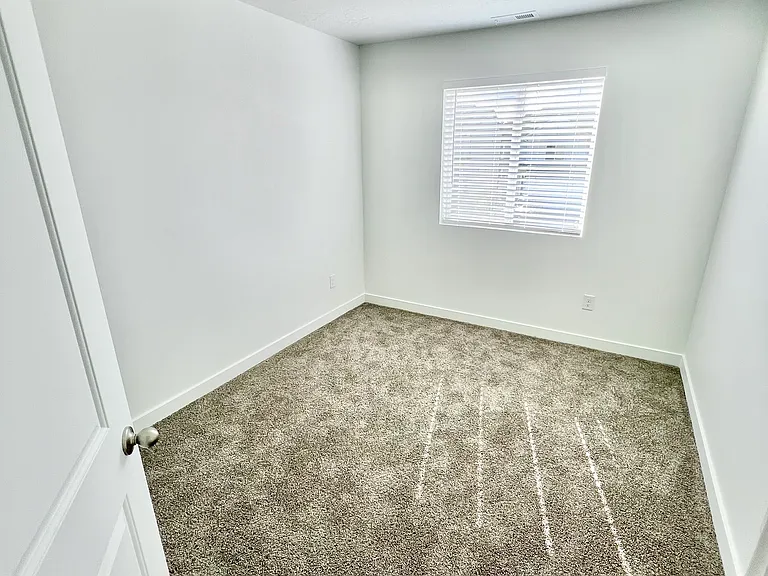 1868 N Blue Iris Ave — Photo 24
