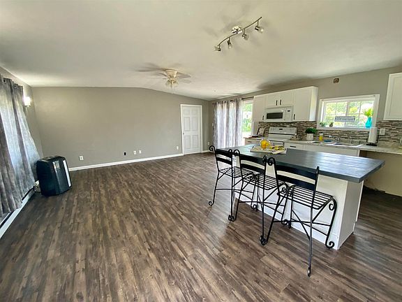 4th image of 56405 Eastlea Dr