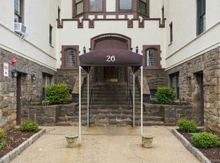 26 Pondfield Rd W #4F, Bronxville, NY 10708