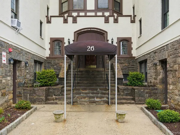 26 Pondfield Rd W #4F, Bronxville, NY 10708