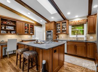 558 Middle Connestee Trl, Brevard, NC 28712