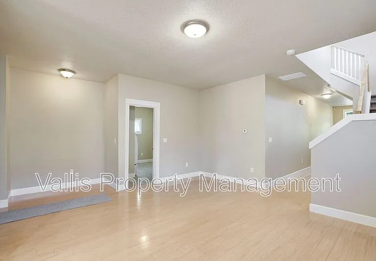 5164 Andresen St SE — Photo 18