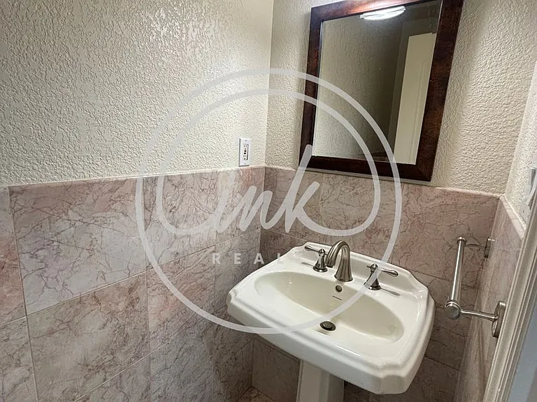1038 Riverview Dr — Photo 7