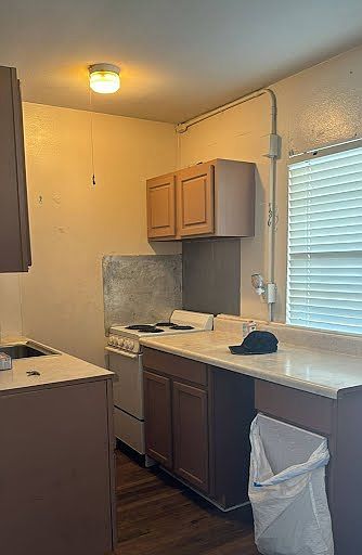 1st image of 617 E Myers Blvd #B