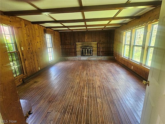 4th image of 1075 Ghent Rd