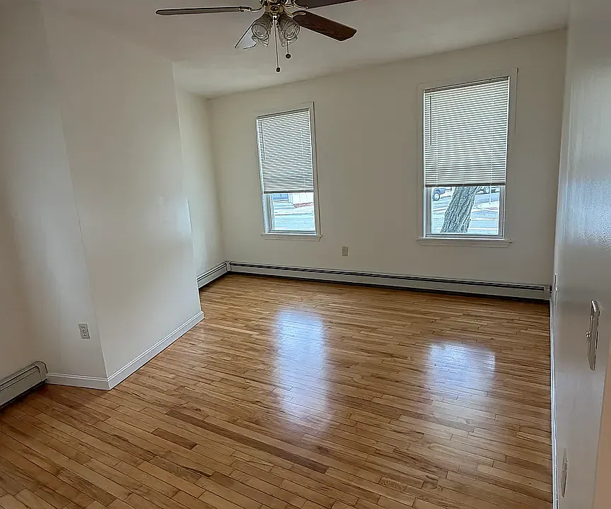 82 Hampshire St #3