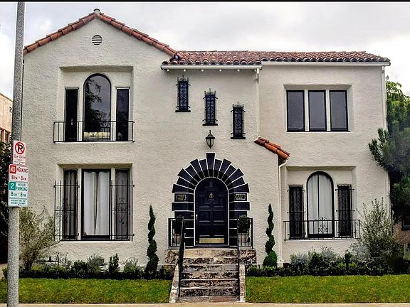 3rd image of 352 N Sierra Bonita Ave