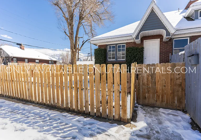 1506 E Redondo Ave — Photo 1