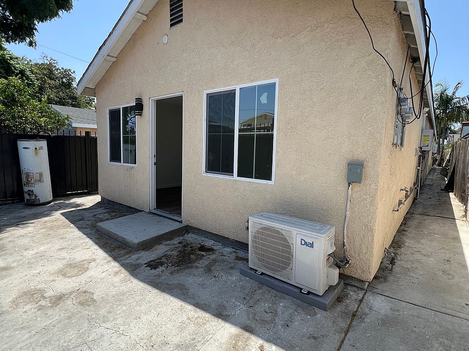 1st image of 10944 Hickory St #1/2