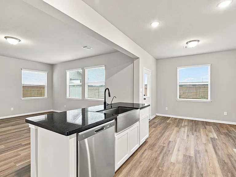 18518 Karlynn St — Photo 13