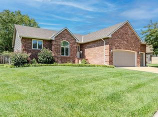 2413 N Watersedge Ct, Wichita, KS 67205